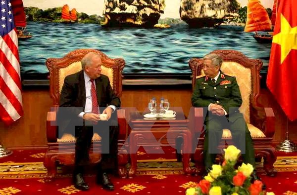 ອາເມລິກາປາດຖະໜາຢາກເພີ່ມທະວີການຮ່ວມມືກັບ ຫວຽດນາມ ໃນຂົງເຂດປ້ອງກັນຊາດ